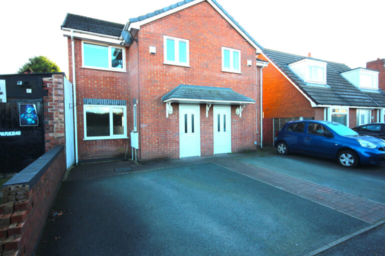 Brookside Cottages, Stanifield Lane