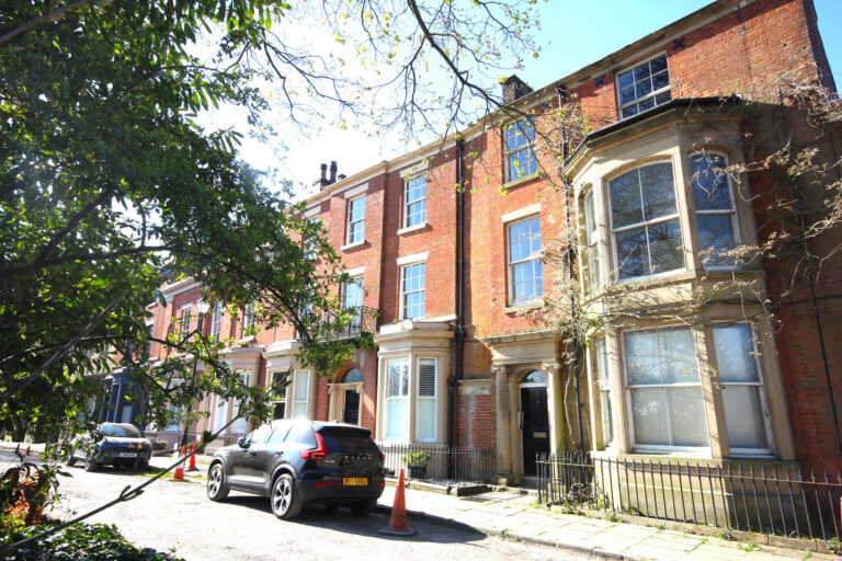 8 Bank Parade, Preston